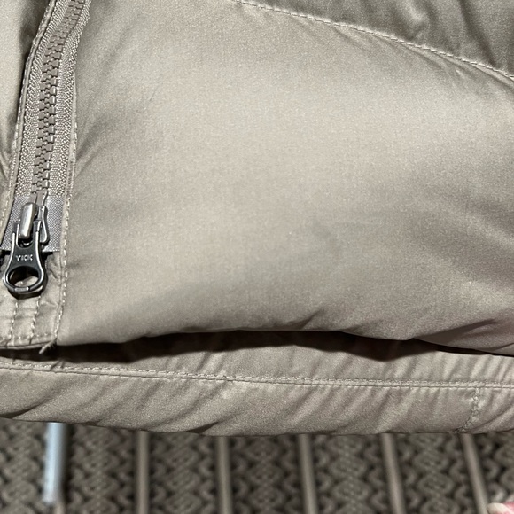 Marmot down jacket. - Picture 12 of 12